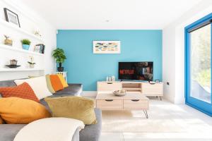 Stylish Camden Apartment - Garden Access & Metro