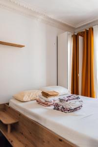 T2 calme à Saint-Ouen, métro 13 et 14, 15 min de Paris