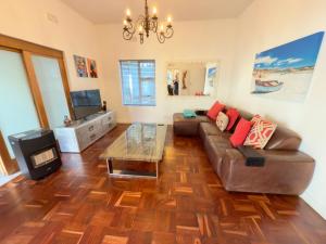 Stunning Green Point garden apartment