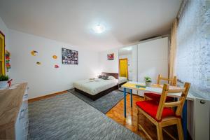 Flex SelfCheckIns 178 - Zagreb - Studio Apartment - Loggia