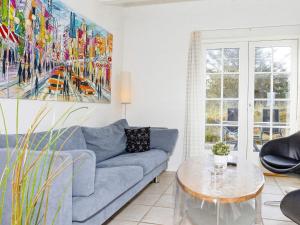 6 person holiday home in Blokhus-By Traum