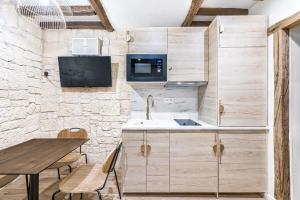 Palais Royal - Victoires 1bdr by BYour Home