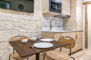 Palais Royal - Victoires 1bdr by BYour Home