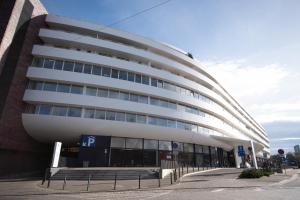 Ovo Comfy Studio with Balcony by BookingHost