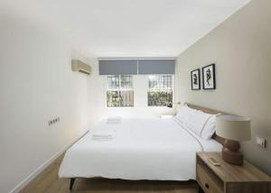 Beautiful Modern Bright 2BD Patio Duplex #179