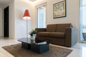 Maison 46 Brown Luxury Flat