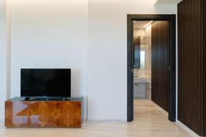 Maison 46 Brown Luxury Flat