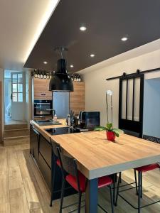 Maison de charme Centre-Ville - WIFI Netflix - Terrasse - 2 cours extérieures