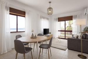 Mare Viva - Seafront with pool by HD