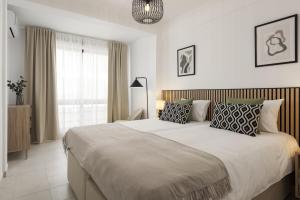 Mare Viva - Seafront with pool by HD