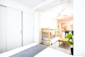 STAIRS Hotel 203