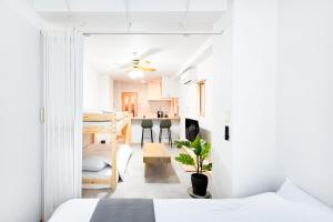 STAIRS Hotel 203