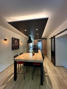 Maison de charme Centre-Ville - WIFI Netflix - Terrasse - 2 cours extérieures