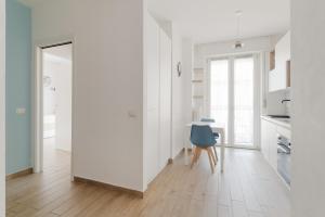 GuestHost - Naviglio Grande Bright Apartment