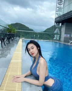 Paradise Hotel - Pool , Sky Lounge , Gym - Massage & Wellness