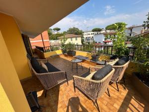 GRANDE APPARTAMENTO su DUE LIVELLI con TERRAZZA