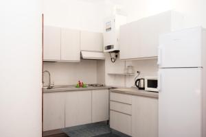 Casa di Flo - Medieval City Centre with WiFi & AC