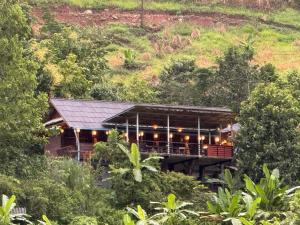 Elephant view terrace chiang mai บ้านระเบียงชมช้าง