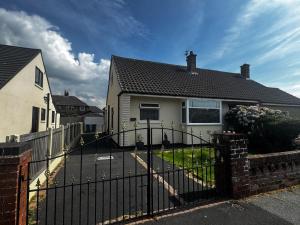 Chic 2-Bed Loft Bungalow, Cleveleys, Near Beach
