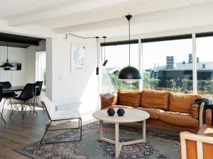 6 person holiday home in Ebeltoft