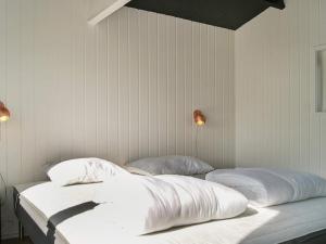 6 person holiday home in Ebeltoft