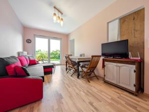 Wichrowa Comfort Zone Apartment by BookingHost