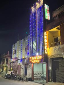 Taj 3 Star Hotel Agra Near Taj Mahal