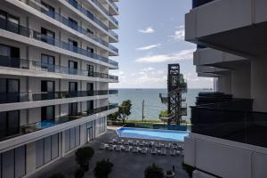 Cozy Studio near Beach with Sea Views - by Wehost