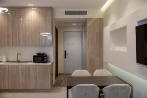 Cozy Studio near Beach with Sea Views - by Wehost