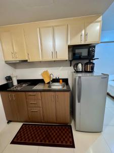 Newport Stay Walk to NAIA T3