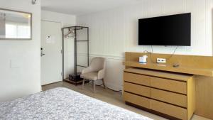 Harborline Hotel