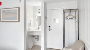 Harborline Hotel