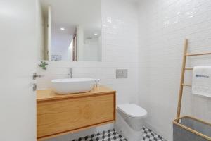 Lovely & Centre Flat with Terrace by HostWise