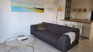 Joli T2 climatisé avec extérieur à 10 min des plages