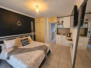 12 on lake Grassy Park