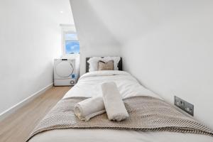 Quiet Flat, Sleeps 5, Free Parking Included