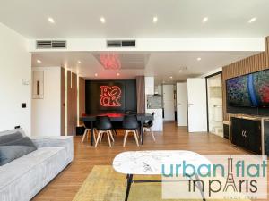 UrbanFlat 128 - Champs-Elysees Iconic Penthouse