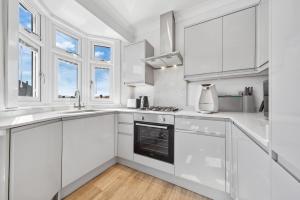 Lea Bridge Residence