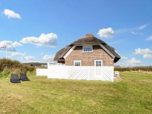9 person holiday home in Harboøre-By Traum
