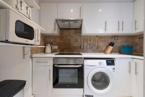 Holland Park spacious apartment