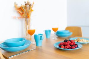 Groovy Porto by Upperground