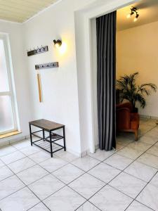 Helle und geräumige Ferien- und Monteurwohnung nur für Sie allein AUjvari Vermietungen