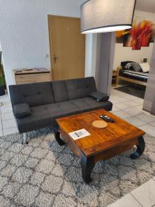 Helle und geräumige Ferien- und Monteurwohnung nur für Sie allein AUjvari Vermietungen