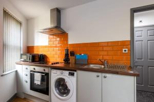 Modern & Stylish 1 Bed Budget Apartment in Central Halifax