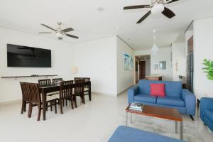 Isla Condo 403 - Oceanfront 3 bedroom