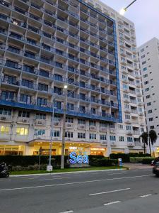 SEA RESIDENCES Golden