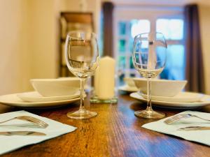 2 Bedroom House Central London - Free Parking