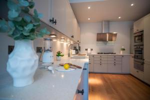 Melbury Cottage Historic Arts & Crafts Home in Holland Park