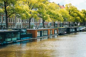 The Amsterdam Houseboat Family - de Jordaan Brand New Houseboat!