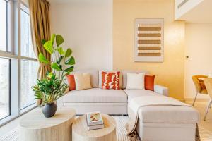 Charming Apartment - Brand New - 5 min to ADGM, Cleveland, Galleria - 3 min walk to the Beach - Heart of Al Reem - 2BDR - 6 pax